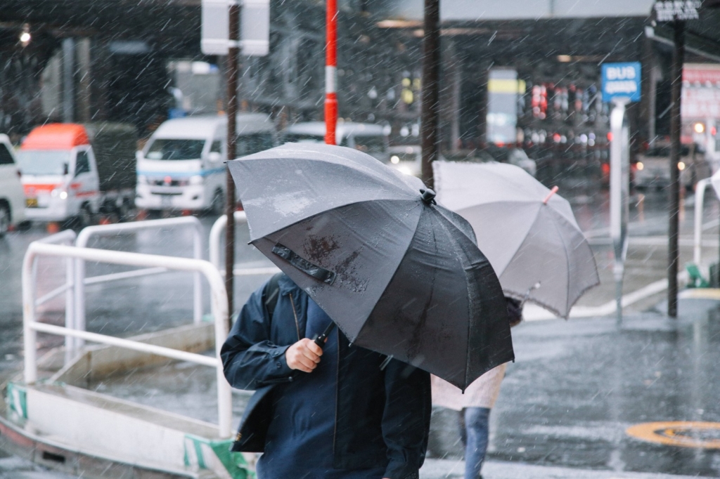 雨 の 日 自転車 事故